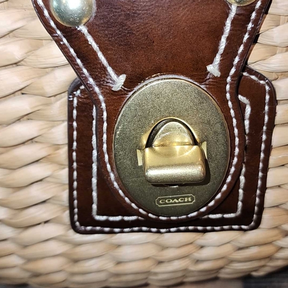 Coach 2008 brown, straw, turn lock basket with brass hardware - Picture 2 of 14